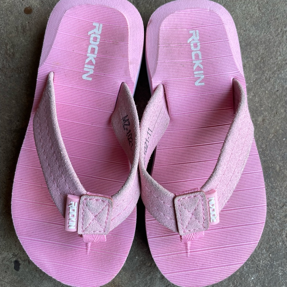 New Rockin Pink Flip Flops